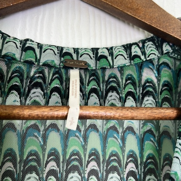 Free People - Green Fish Scale Button Down Ling Sleeve Sheer Blouse Size Small - Picture 10 of 11